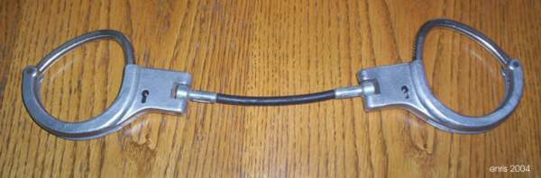 DDR Fußschellen