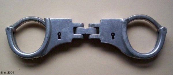 DDR Handschellen 2