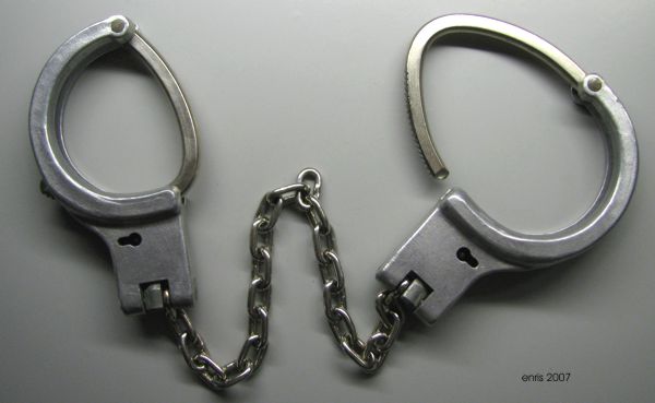 DDR Fußschellen mit Kette